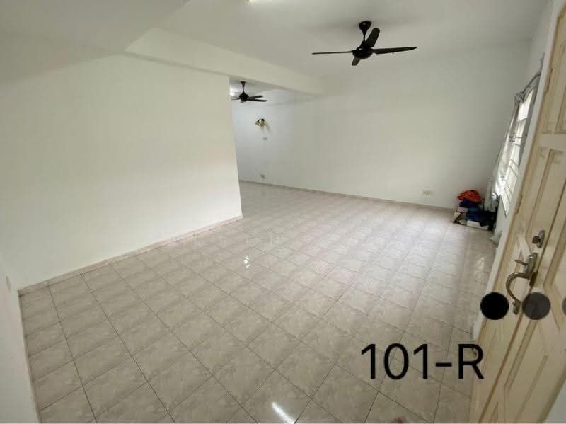 2-storey Terraced House for Sale in Bandar Bukit Tinggi 2 (Klang) - Darren Chen - Living Room - PropertyGuru.com.my