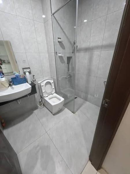 Kediaman Servis untuk Dijual di Paragon Suites @ CIQ - Yvonne Lim - Bathroom - PropertyGuru.com.my
