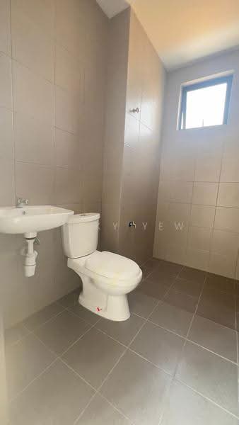 2-storey Terraced House for Sale in Bandar Seri Alam (Masai) - Vicky Yew - Bathroom - PropertyGuru.com.my