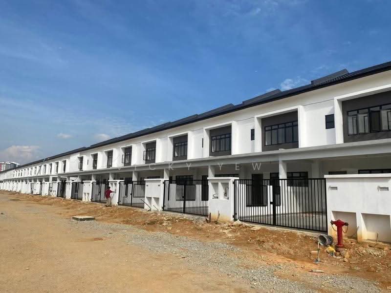 2-storey Terraced House for Sale in Bandar Seri Alam (Masai) - Vicky Yew - Exterior - PropertyGuru.com.my