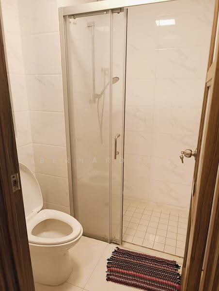 Service Residence for Rent at Starview Bay @ Forest City - Bernard Lim - Bathroom - PropertyGuru.com.my