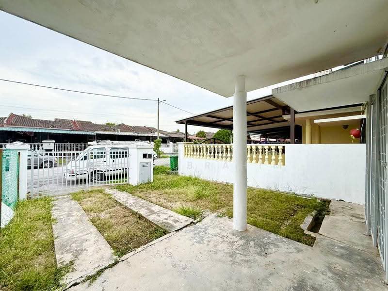 2-storey Terraced House for Sale in Bandar Tasik Kesuma (Beranang) - Azli Ibrahim - Exterior - PropertyGuru.com.my