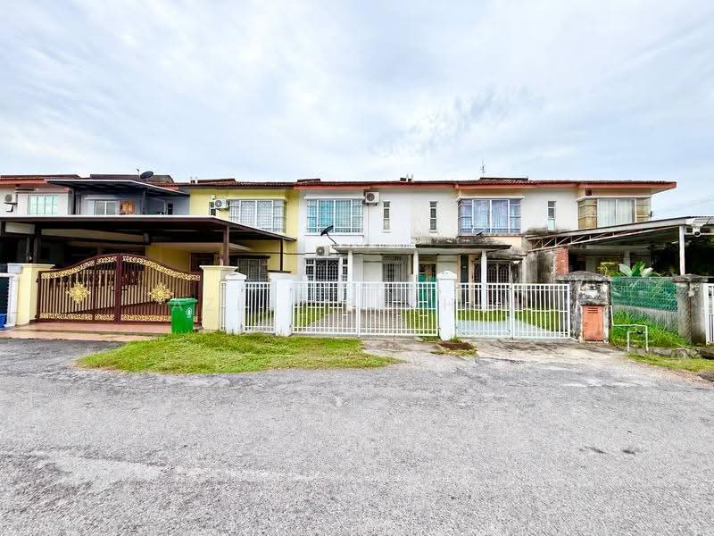 2-storey Terraced House for Sale in Bandar Tasik Kesuma (Beranang) - Azli Ibrahim - Exterior - PropertyGuru.com.my