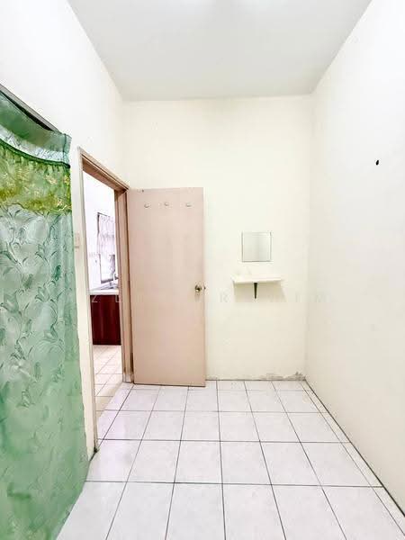 2-storey Terraced House for Sale in Bandar Tasik Kesuma (Beranang) - Azli Ibrahim - Interior - PropertyGuru.com.my