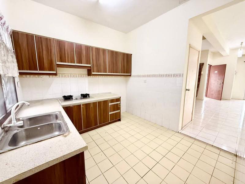 2-storey Terraced House for Sale in Bandar Tasik Kesuma (Beranang) - Azli Ibrahim - Kitchen - PropertyGuru.com.my