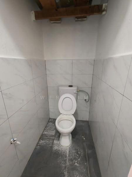 2-storey Terraced House for Sale in Taman Orkid (Batu Pahat) - Win Lim - Bathroom - PropertyGuru.com.my