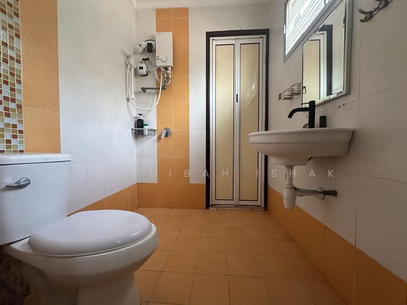 2.5-storey Terraced House for Sale in Taman Buana Perdana (Petaling Jaya) - Nur Adibah Ishak - Bathroom - PropertyGuru.com.my