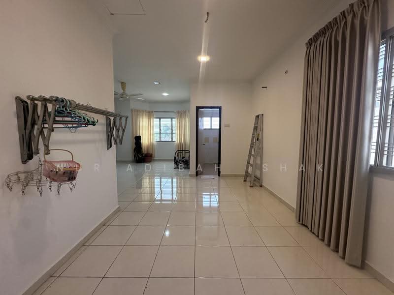 2.5-storey Terraced House for Sale in Taman Buana Perdana (Petaling Jaya) - Nur Adibah Ishak - Living Room - PropertyGuru.com.my