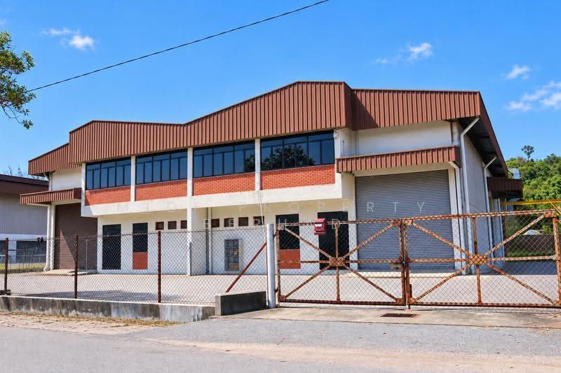 Factory for Sale in Kemaman (Terengganu) - Fauzi Johari (Sales & Leasing Department) - Exterior - PropertyGuru.com.my