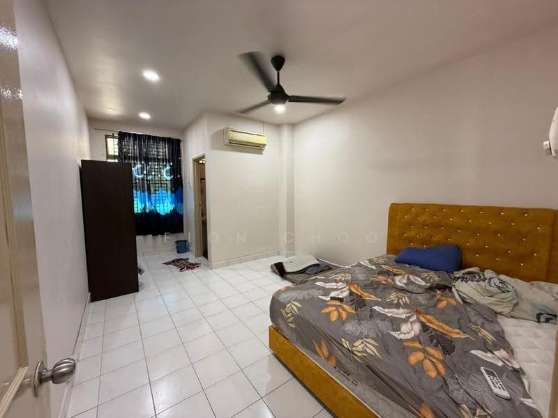 Rumah Teres 2-Tingkat untuk Disewa di Taman Molek (Johor Bahru) - Fion Choo - Bedroom - PropertyGuru.com.my