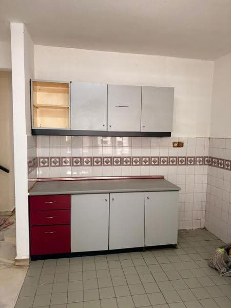 2-storey Terraced House for Sale in Bandar Kinrara Seksyen 1 (Bandar Kinrara) - Jolin Choi - Kitchen - PropertyGuru.com.my
