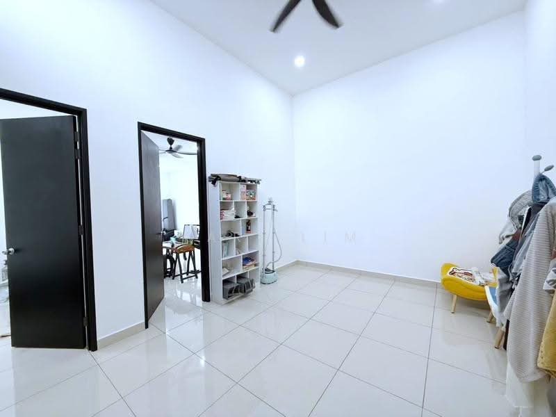 2-storey Terraced House for Sale in Bandar Cemerlang (Ulu Tiram) - Karl Lim - Interior - PropertyGuru.com.my