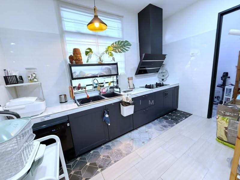 2-storey Terraced House for Sale in Bandar Cemerlang (Ulu Tiram) - Karl Lim - Kitchen - PropertyGuru.com.my