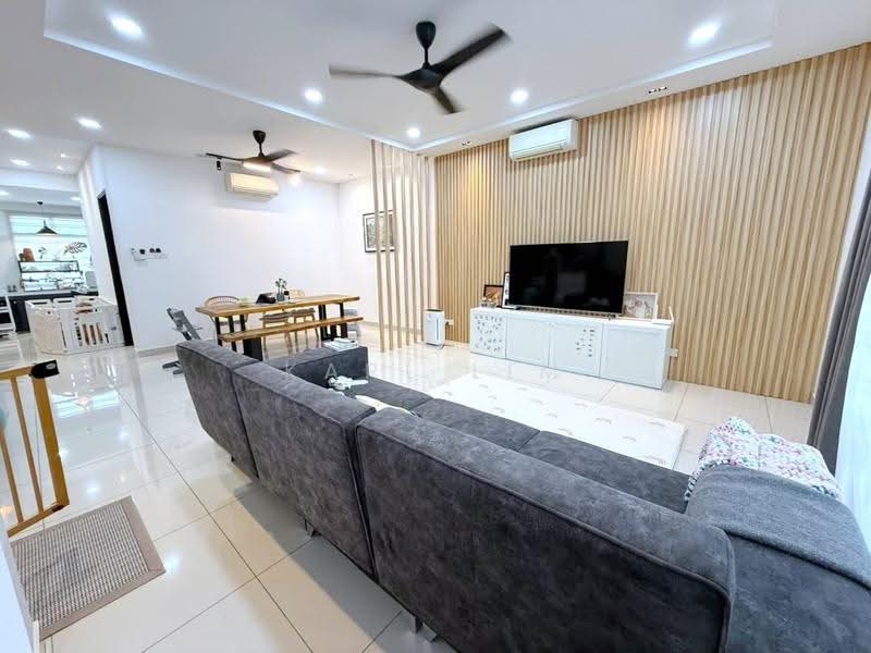 2-storey Terraced House for Sale in Bandar Cemerlang (Ulu Tiram) - Karl Lim - Living Room - PropertyGuru.com.my