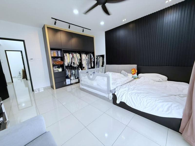 2-storey Terraced House for Sale in Bandar Cemerlang (Ulu Tiram) - Karl Lim - Bedroom - PropertyGuru.com.my