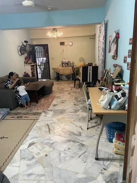 Rumah Flat untuk Dijual di Taman Pusat Kepong - Sky Yap - Living Room - PropertyGuru.com.my