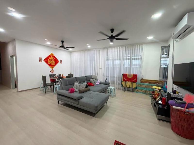 Rumah Kluster untuk Dijual di Taman Pulai Hijauan (Skudai) - Alwin Tan - Living Room - PropertyGuru.com.my