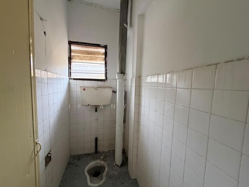 Rumah Teres 2-Tingkat untuk Dijual di Taman Daya Pertama Sungai Choh (Serendah) - Tiffany Yang - Bathroom - PropertyGuru.com.my