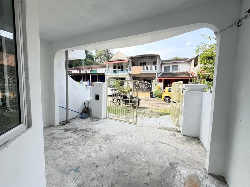 Rumah Teres 2-Tingkat untuk Dijual di Taman Daya Pertama Sungai Choh (Serendah) - Tiffany Yang - Exterior - PropertyGuru.com.my