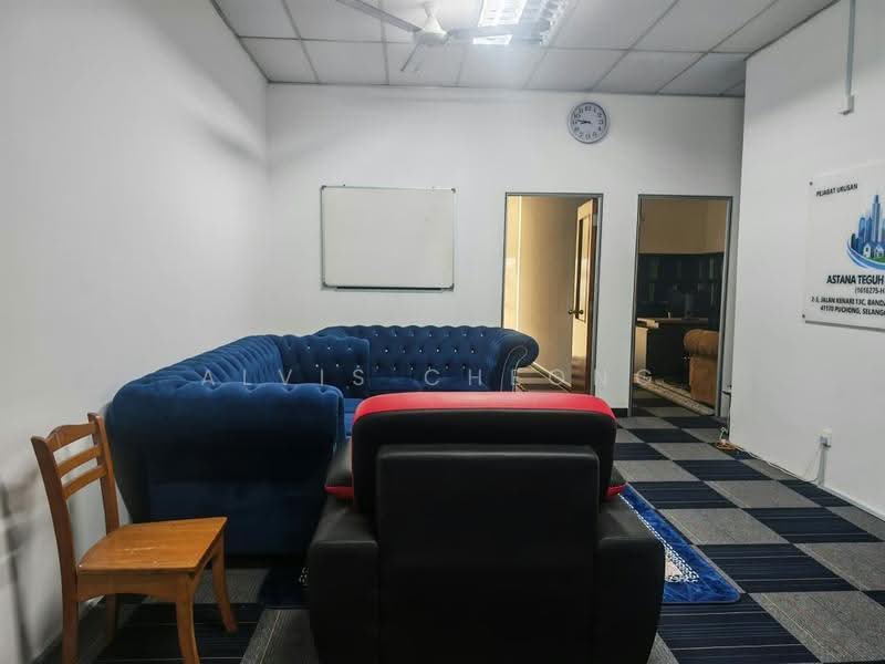 Kedai / Pejabat untuk Disewa di BANDAR PUCHONG JAYA (Puchong) - Alvis Cheong - Living Room - PropertyGuru.com.my