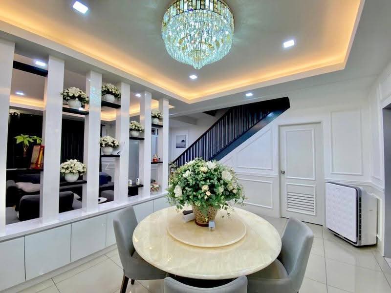 Rumah Teres 2-Tingkat untuk Dijual di Kuala Selangor (Selangor) - Izzat Zamros - Dining Room - PropertyGuru.com.my