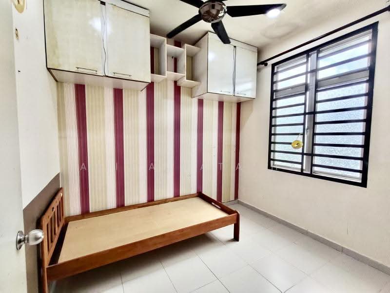Rumah Berkembar untuk Dijual di Kampung Bukit Rangin (Kuantan) - Atina Natasha - Bedroom - PropertyGuru.com.my