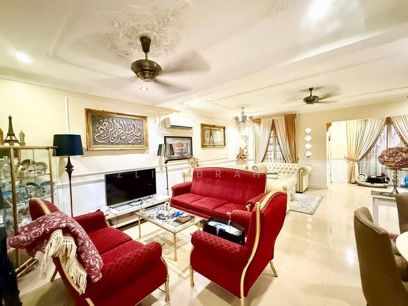 2-storey Terraced House for Sale in Seksyen 3 (Bangi) - Azli Ibrahim - Living Room - PropertyGuru.com.my