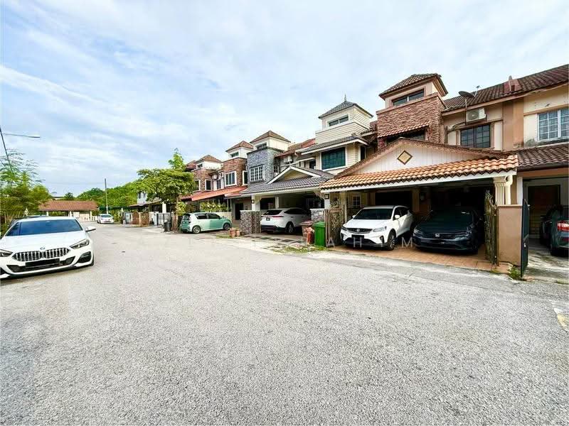 2-storey Terraced House for Sale in Seksyen 3 (Bangi) - Azli Ibrahim - Exterior - PropertyGuru.com.my