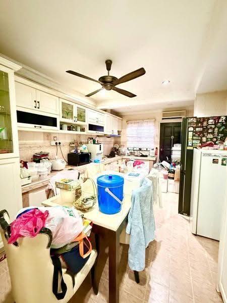 2-storey Terraced House for Sale in Seksyen 3 (Bangi) - Azli Ibrahim - Kitchen - PropertyGuru.com.my