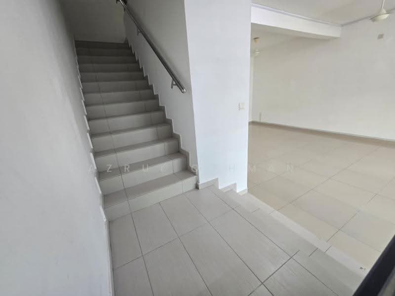 2-storey Terraced House for Sale in Taman Nusari Bayu (Bandar Sri Sendayan) - Azrul Othman - Interior - PropertyGuru.com.my