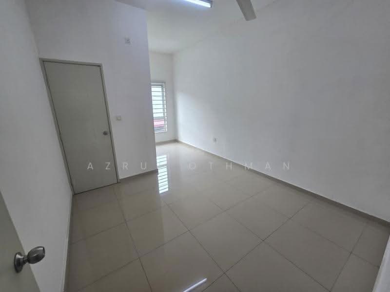 2-storey Terraced House for Sale in Taman Nusari Bayu (Bandar Sri Sendayan) - Azrul Othman - Interior - PropertyGuru.com.my
