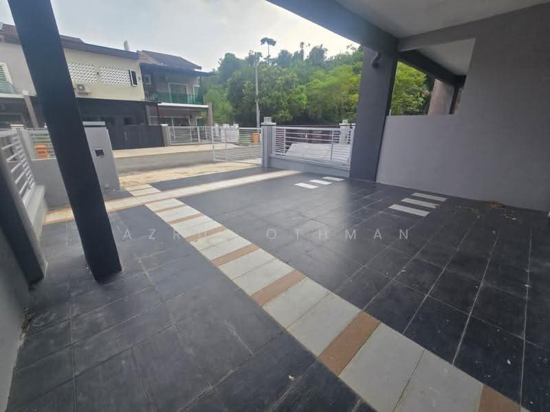 2-storey Terraced House for Sale in Taman Nusari Bayu (Bandar Sri Sendayan) - Azrul Othman - Exterior - PropertyGuru.com.my