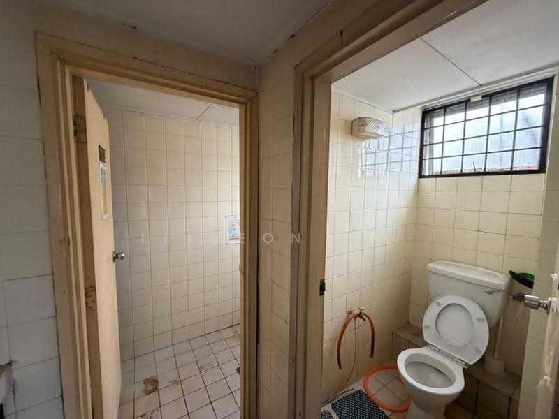 Pejabat untuk Disewa di Ulu Kelang (Kuala Lumpur) - Leedeon Tan - Bathroom - PropertyGuru.com.my