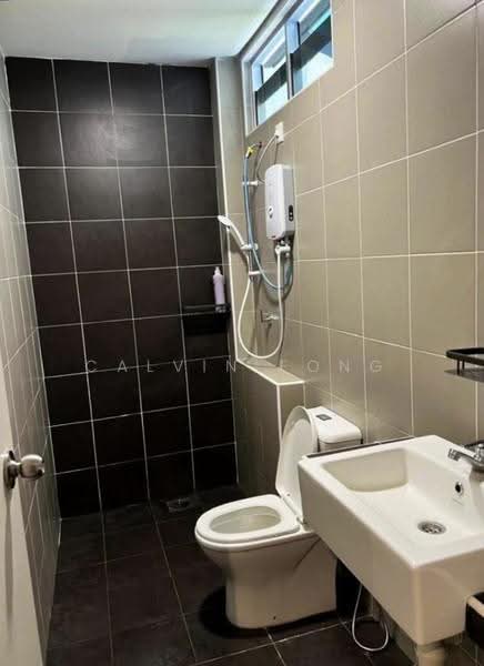 Link Bungalow for Rent in Bandar Puteri Jaya (Sungai Petani) - Calvin Fong - Master bedroom attached bathroom - PropertyGuru.com.my