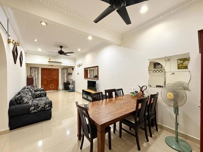 1.5-storey Terraced House for Sale in Au 3 (Ulu Kelang) - Thoriq Suparman - Living Room - PropertyGuru.com.my