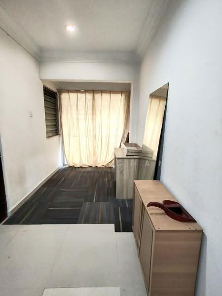 Condominium for Rent at Indah Condominium - Abby Chan - Corridor - PropertyGuru.com.my