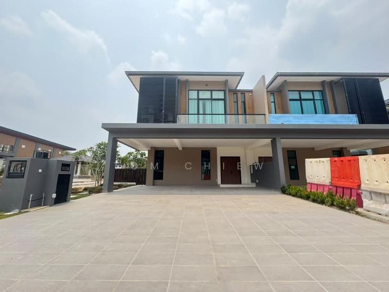 Cluster House for Sale in Taman Sutera Utama (Skudai) - Tom Chiew - Exterior - PropertyGuru.com.my