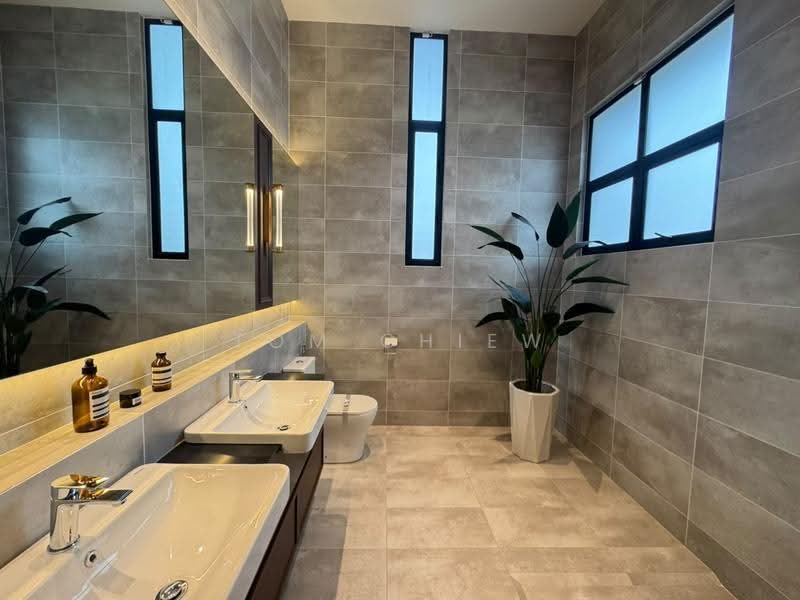 Cluster House for Sale in Taman Sutera Utama (Skudai) - Tom Chiew - Bathroom - PropertyGuru.com.my