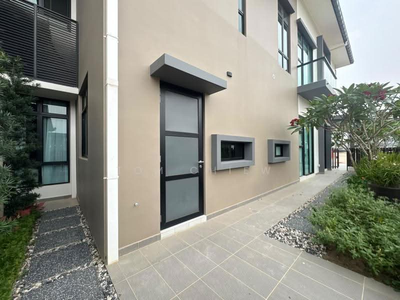 Cluster House for Sale in Taman Sutera Utama (Skudai) - Tom Chiew - Exterior - PropertyGuru.com.my