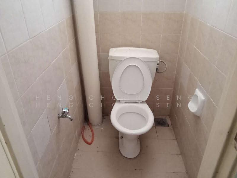Pejabat untuk Disewa di Petaling Jaya (Selangor) - heng choon seng heng choon seng - Bathroom - PropertyGuru.com.my