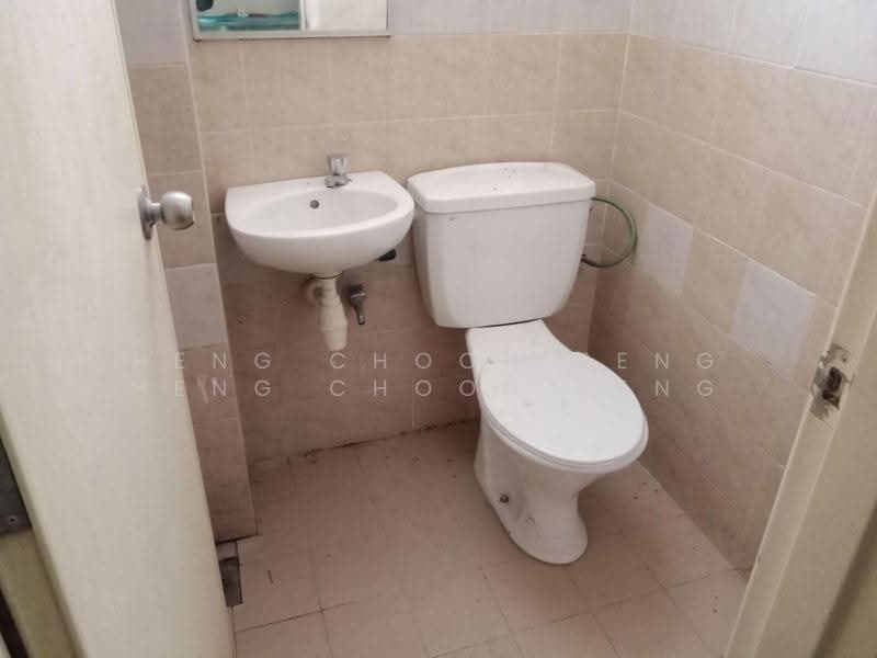 Pejabat untuk Disewa di Petaling Jaya (Selangor) - heng choon seng heng choon seng - Bathroom - PropertyGuru.com.my