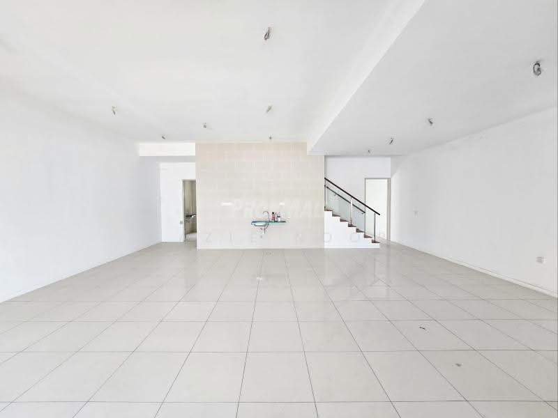 2-storey Terraced House for Sale in Elmina (Shah Alam) - Fazie Noor - Living Room - PropertyGuru.com.my