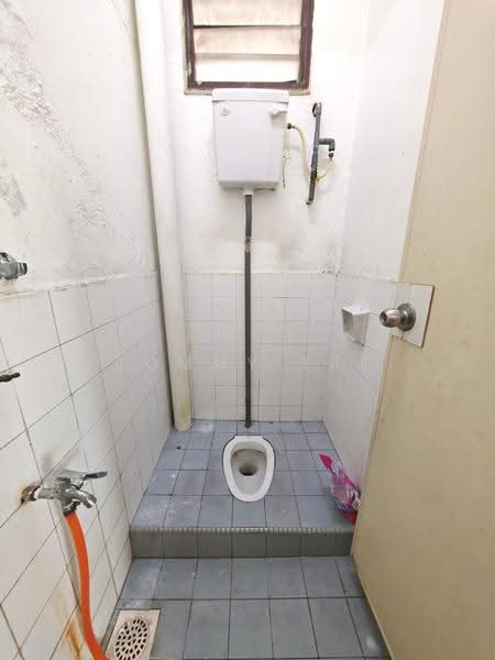 Rumah Teres 2-Tingkat untuk Dijual di Taman Perling (Perling) - Tommy Tai - Bathroom - PropertyGuru.com.my