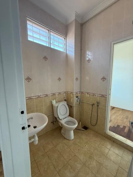 Rumah Teres untuk Disewa di George Town (Penang) - Jocellynn Lee - Bathroom - PropertyGuru.com.my