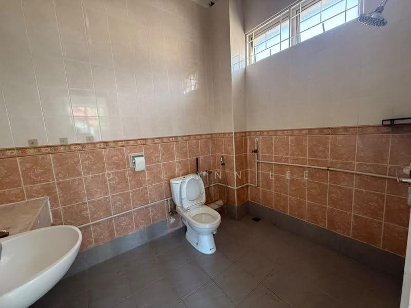 Rumah Teres untuk Disewa di George Town (Penang) - Jocellynn Lee - Bathroom - PropertyGuru.com.my