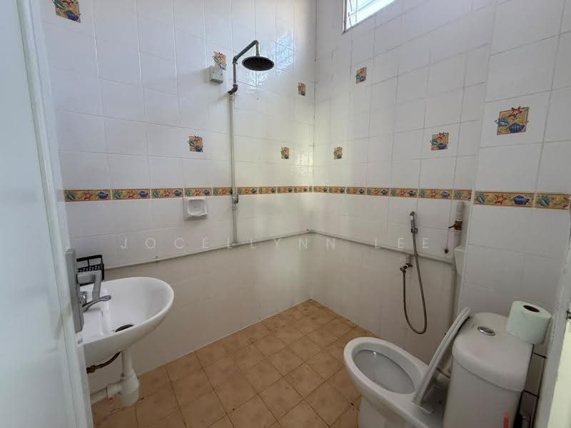 Rumah Teres untuk Disewa di George Town (Penang) - Jocellynn Lee - Bathroom - PropertyGuru.com.my