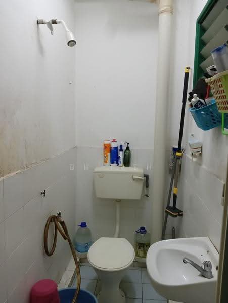 Apartment for Sale at Pangsapuri Kempas - BH Tieh - Bathroom - PropertyGuru.com.my