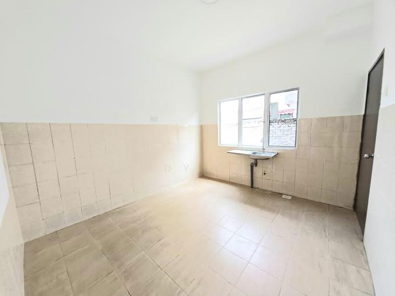 2-storey Terraced House for Sale in TAMAN PUCHONG UTAMA (Puchong) - Wendy Chin - Kitchen - PropertyGuru.com.my