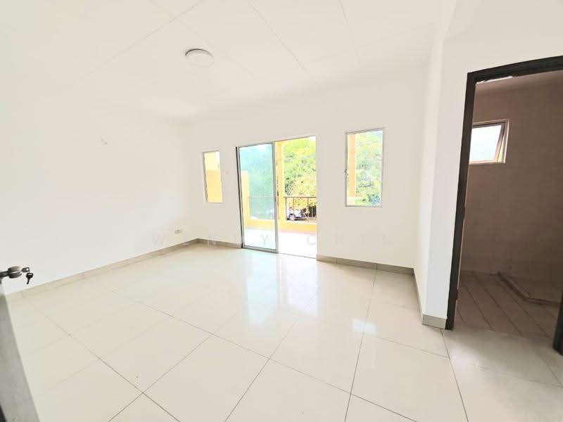 2-storey Terraced House for Sale in TAMAN PUCHONG UTAMA (Puchong) - Wendy Chin - Living Room - PropertyGuru.com.my