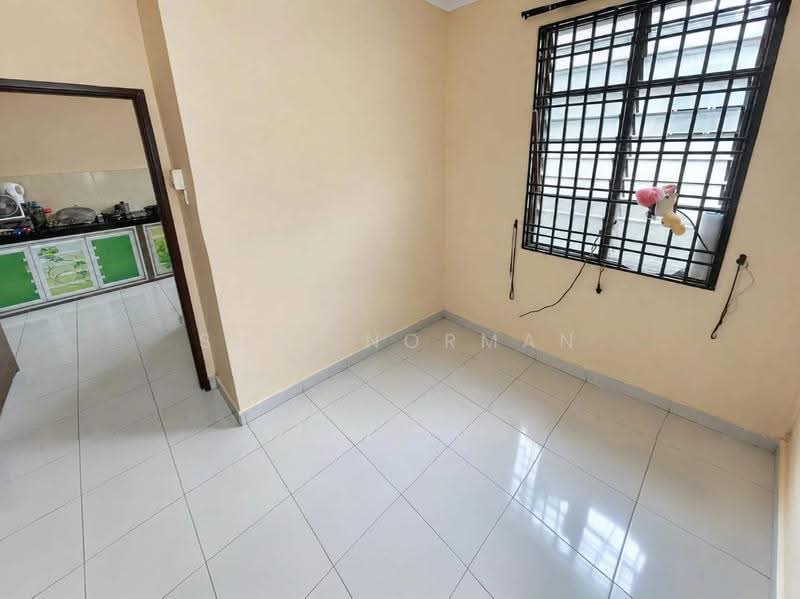Rumah Teres 1-Tingkat untuk Dijual di Bandar Putra Kulai (Kulai) - Sufi Norman - Kitchen - PropertyGuru.com.my